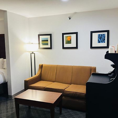 Comfort Suites Plymouth Near Us-30 Exteriör bild