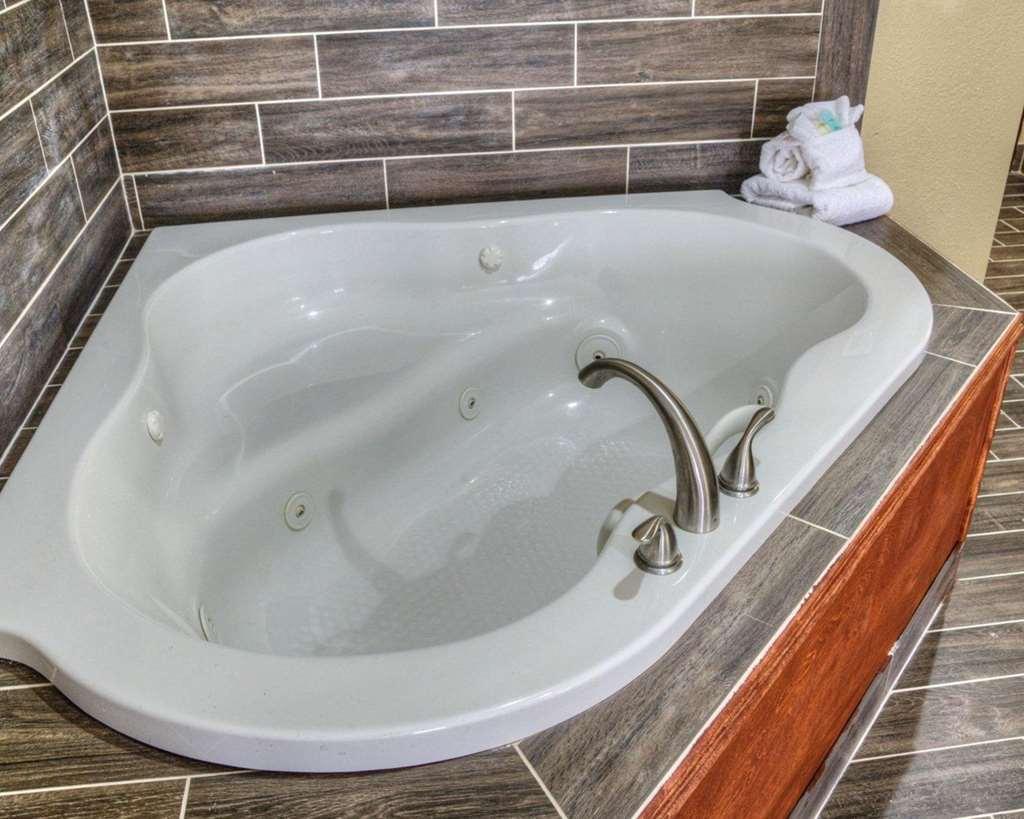 Comfort Suites Plymouth Near Us-30 Rum bild