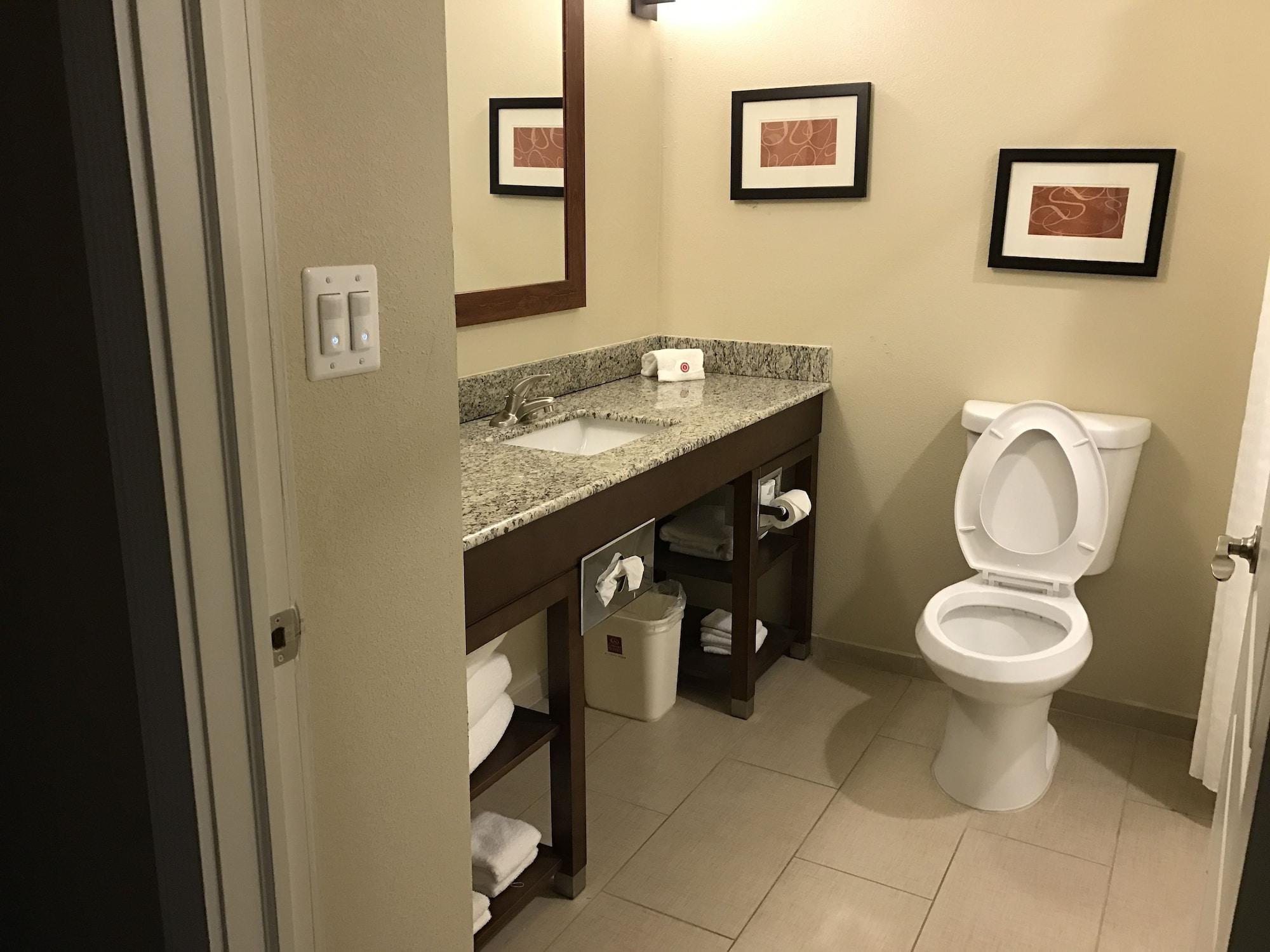 Comfort Suites Plymouth Near Us-30 Exteriör bild