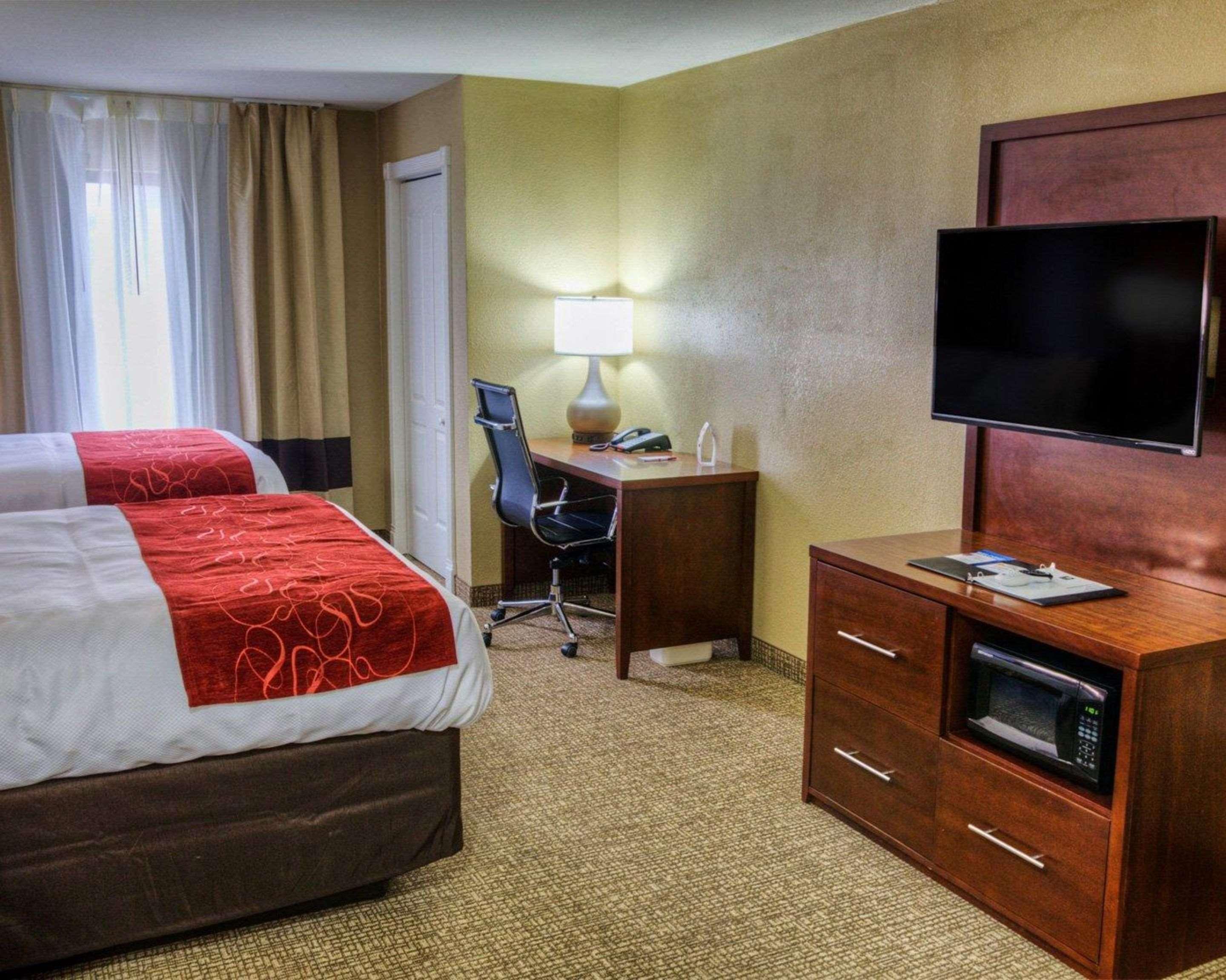 Comfort Suites Plymouth Near Us-30 Exteriör bild
