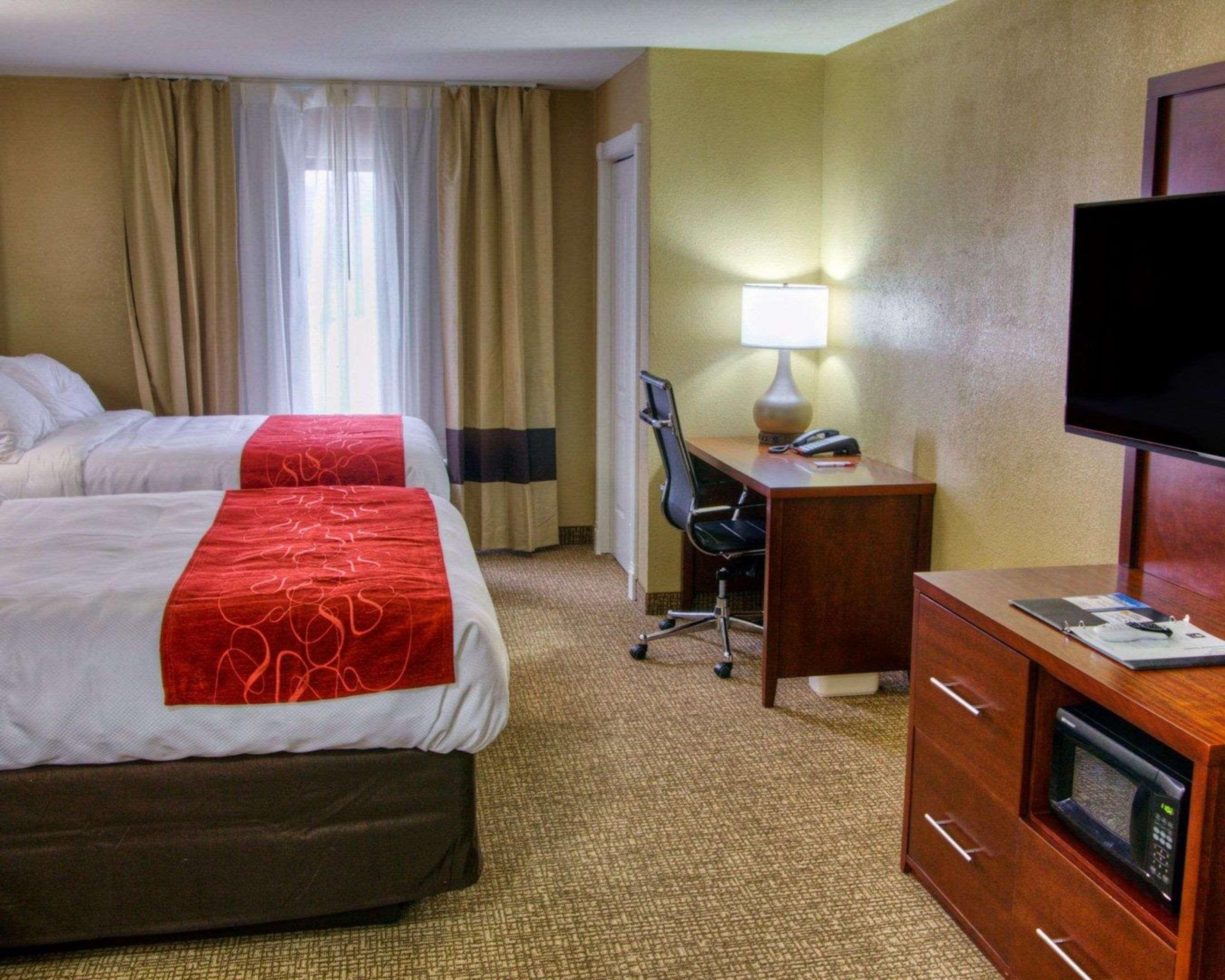 Comfort Suites Plymouth Near Us-30 Exteriör bild
