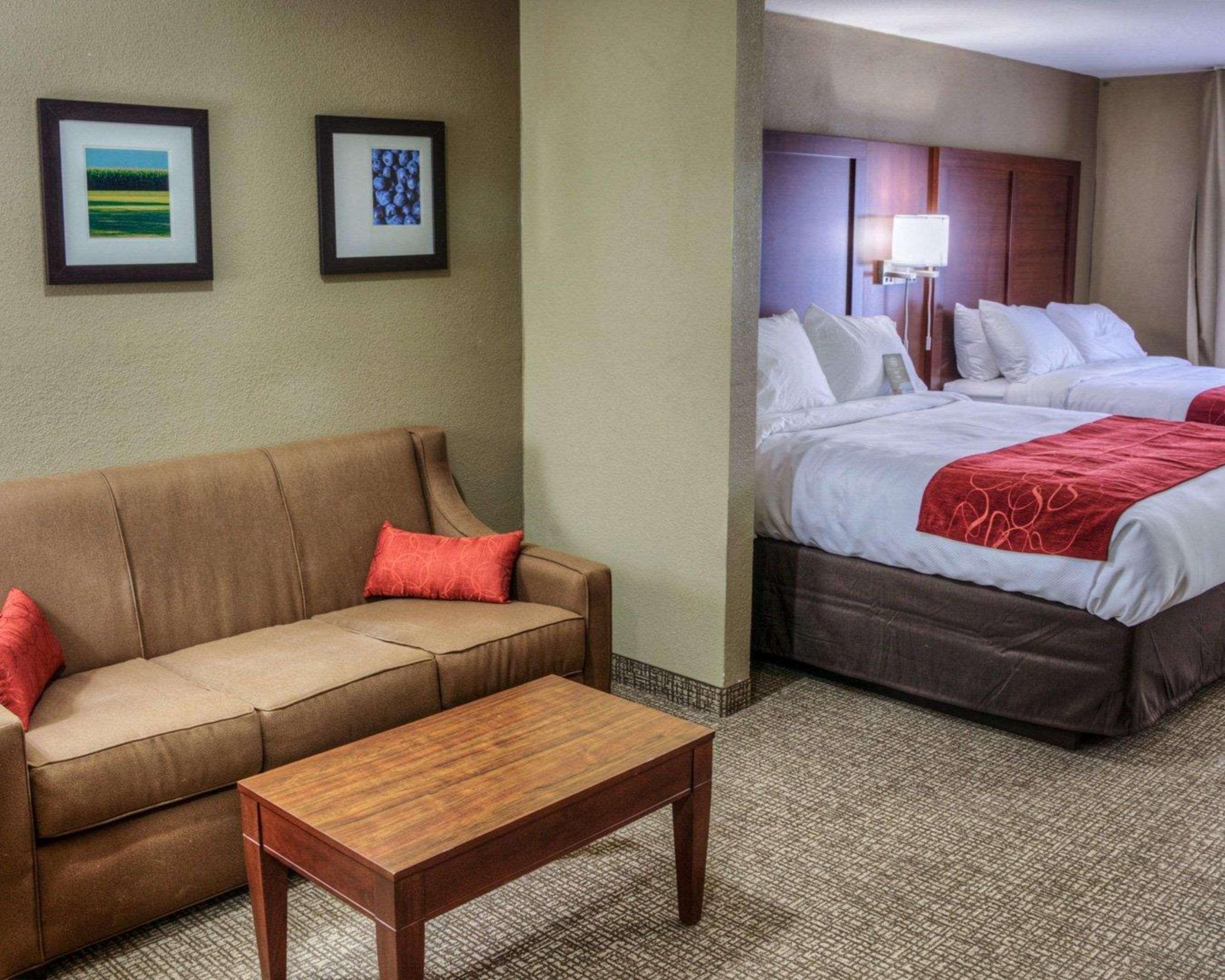 Comfort Suites Plymouth Near Us-30 Exteriör bild