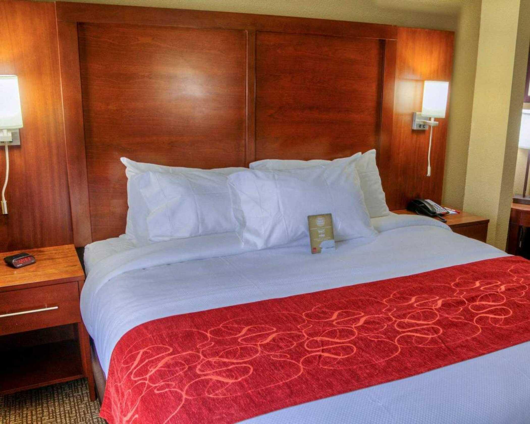 Comfort Suites Plymouth Near Us-30 Exteriör bild