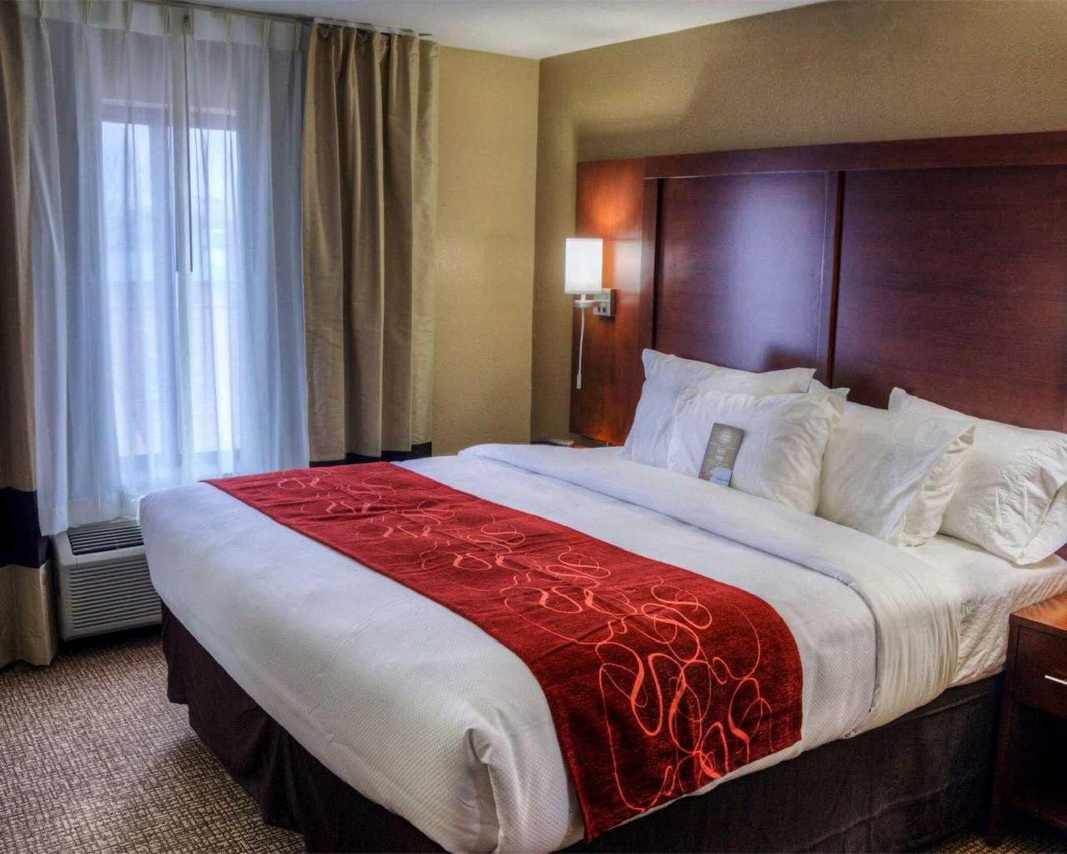 Comfort Suites Plymouth Near Us-30 Exteriör bild
