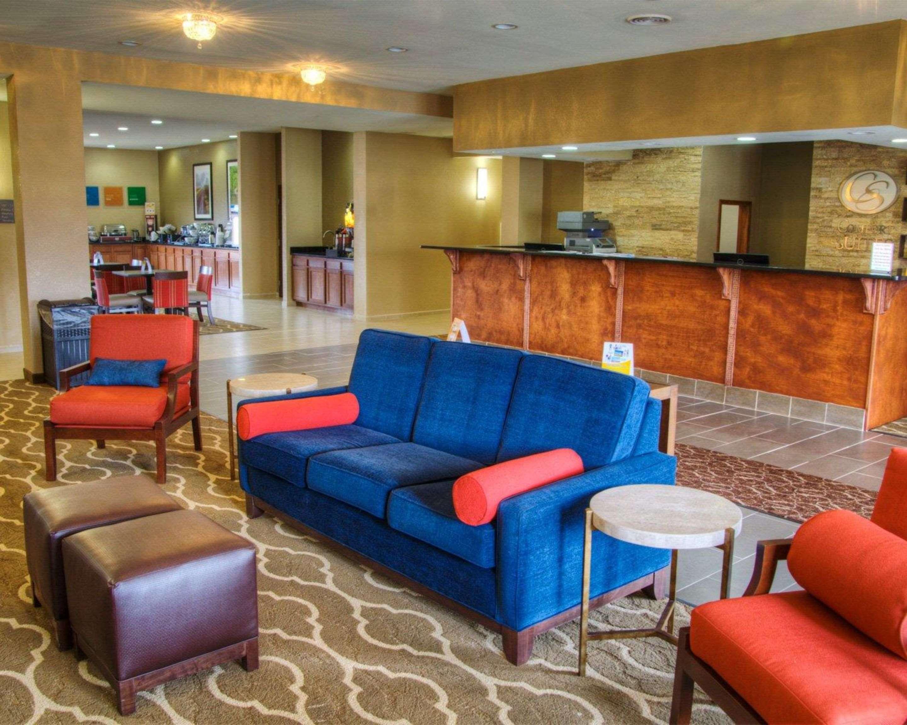 Comfort Suites Plymouth Near Us-30 Exteriör bild