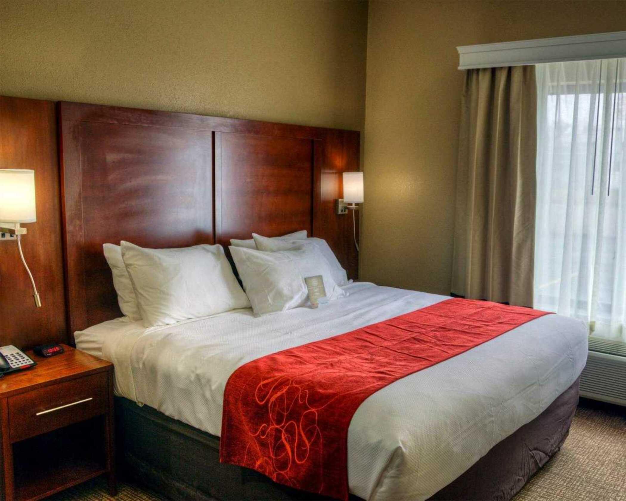 Comfort Suites Plymouth Near Us-30 Exteriör bild