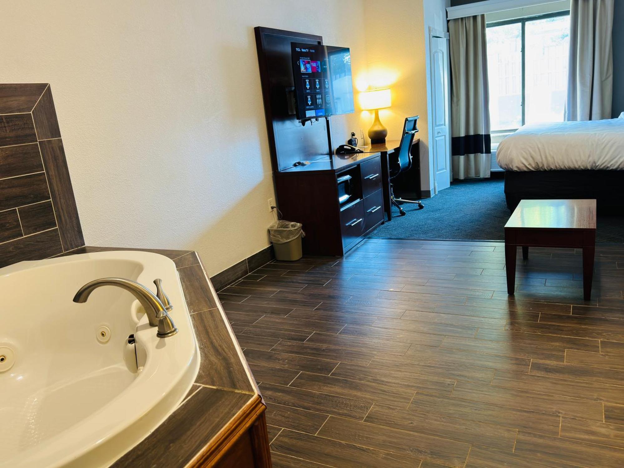 Comfort Suites Plymouth Near Us-30 Exteriör bild
