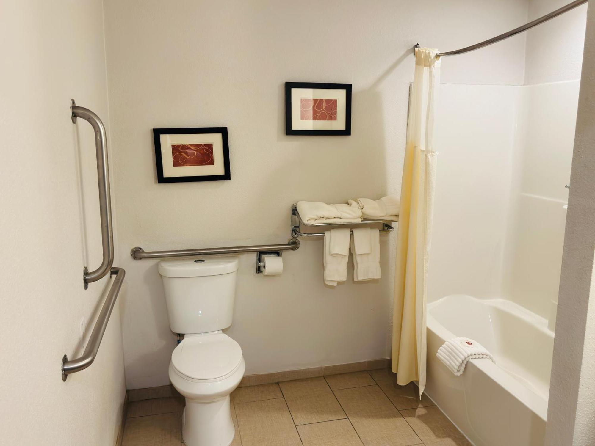 Comfort Suites Plymouth Near Us-30 Exteriör bild