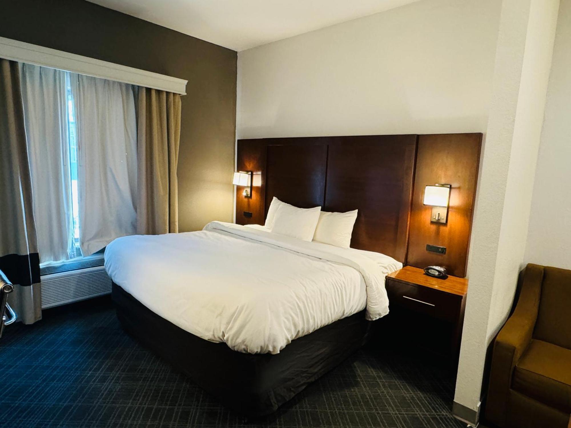 Comfort Suites Plymouth Near Us-30 Exteriör bild