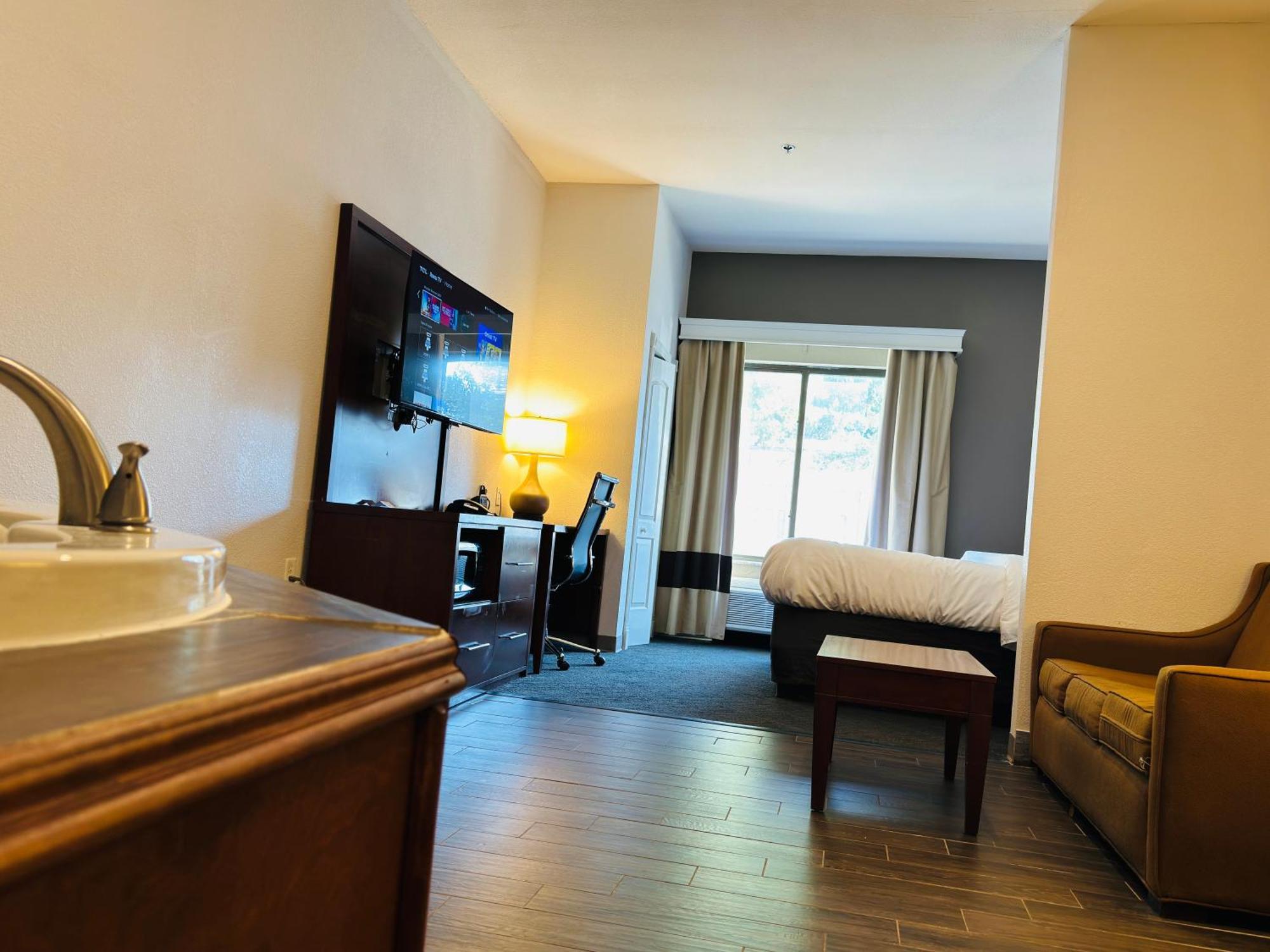 Comfort Suites Plymouth Near Us-30 Exteriör bild
