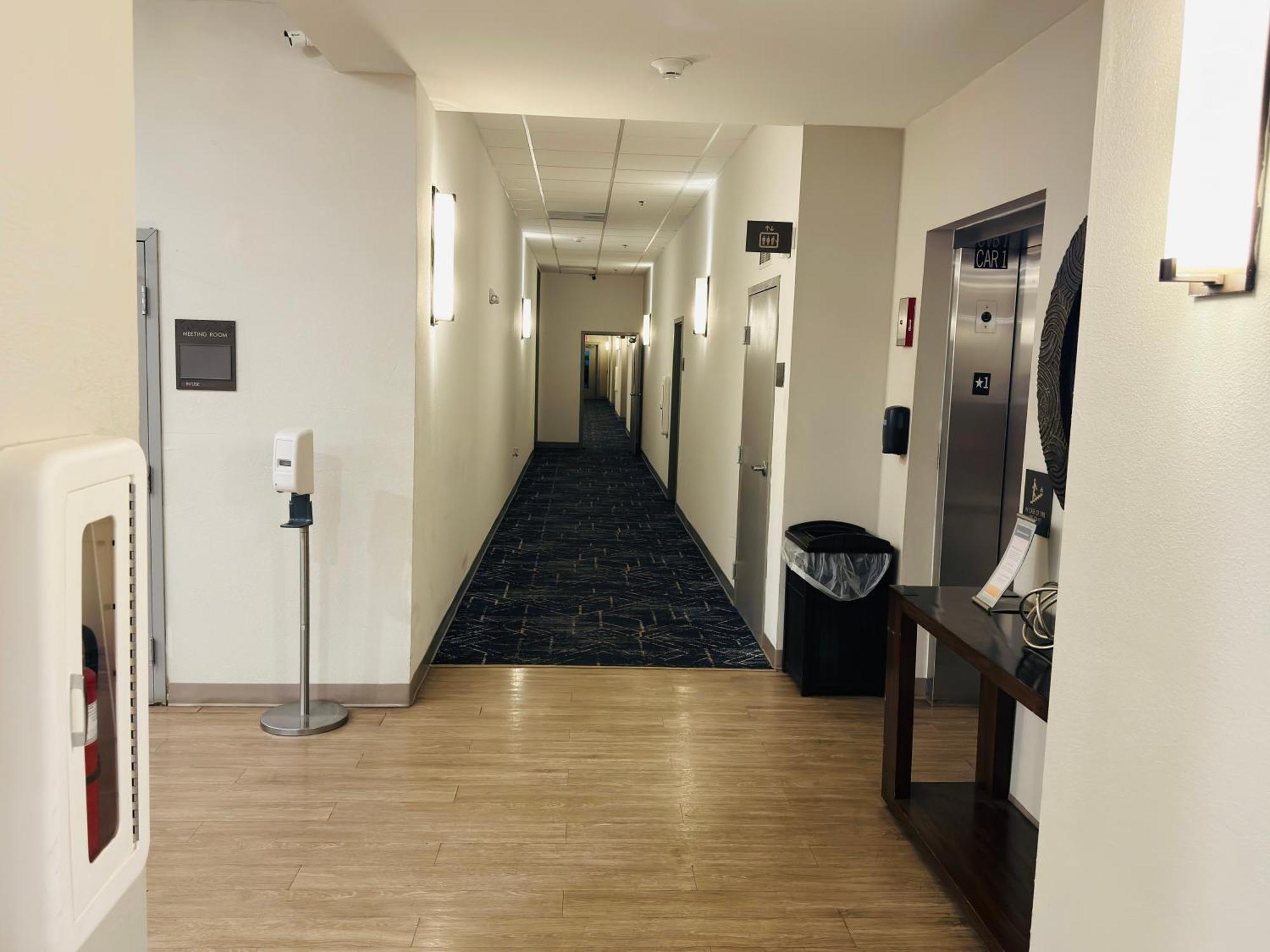 Comfort Suites Plymouth Near Us-30 Exteriör bild