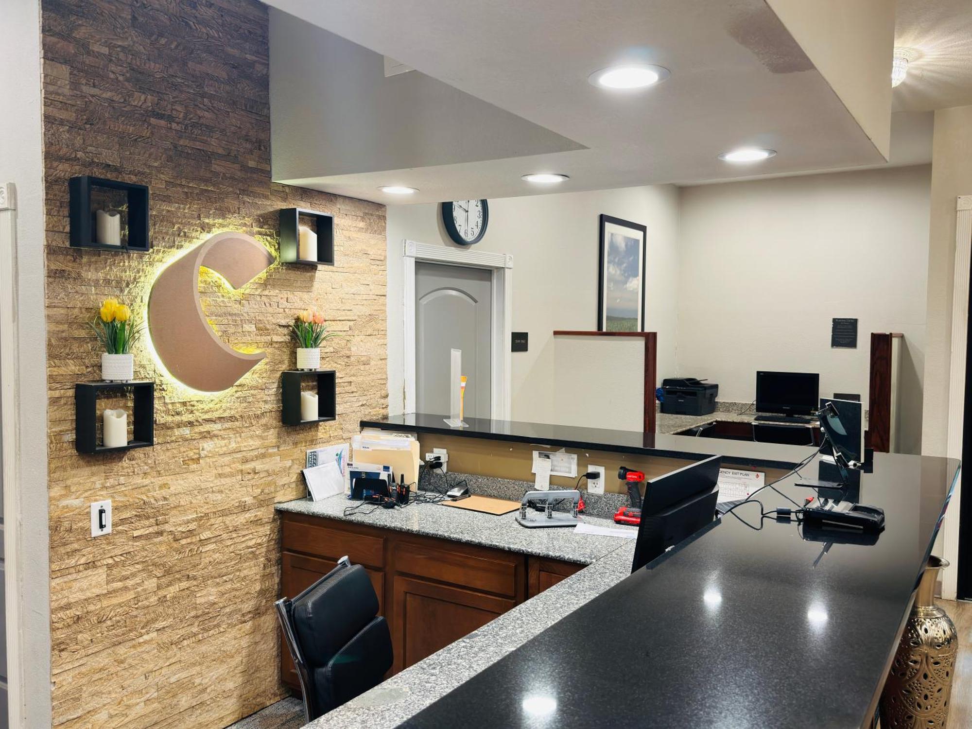 Comfort Suites Plymouth Near Us-30 Exteriör bild