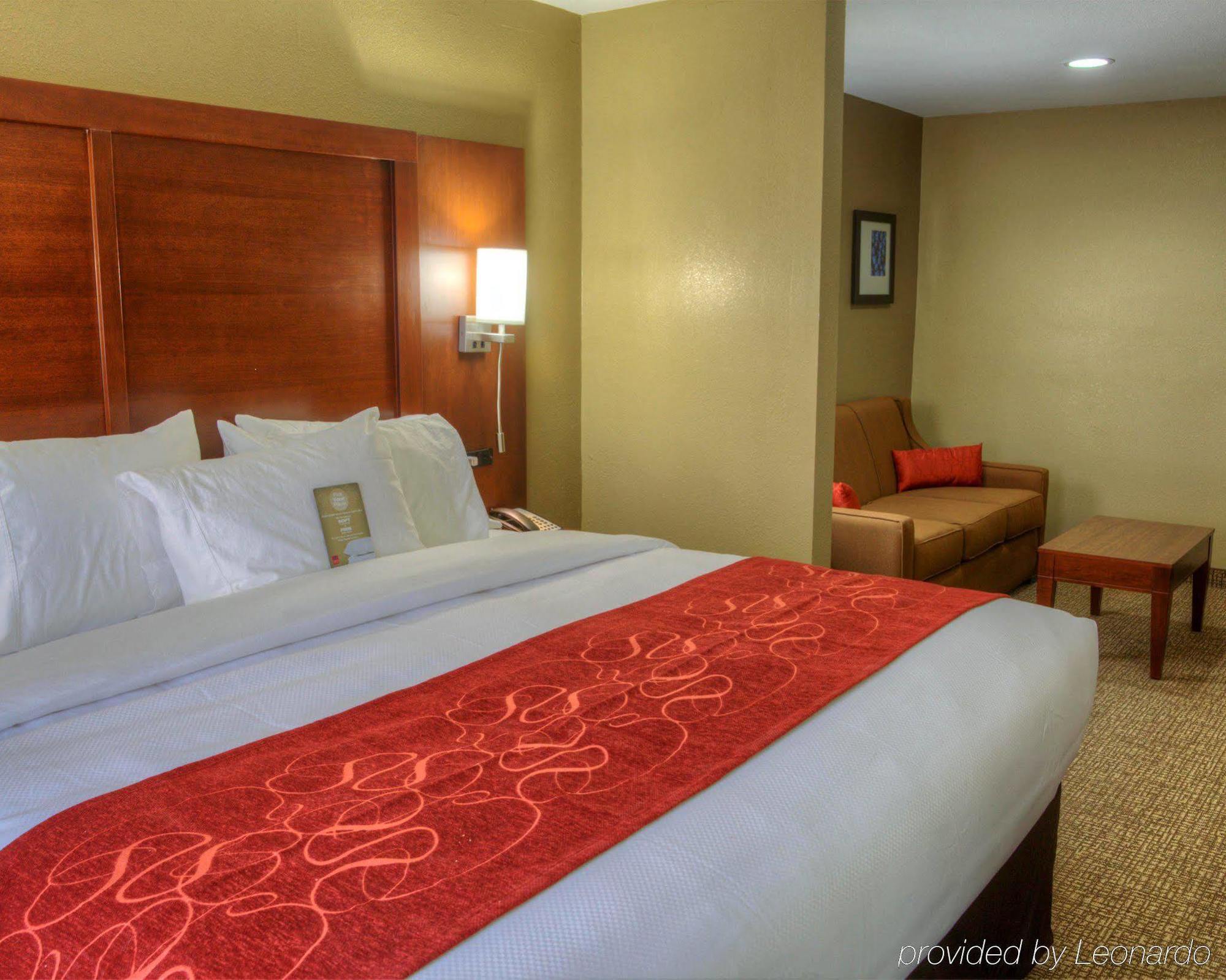 Comfort Suites Plymouth Near Us-30 Exteriör bild